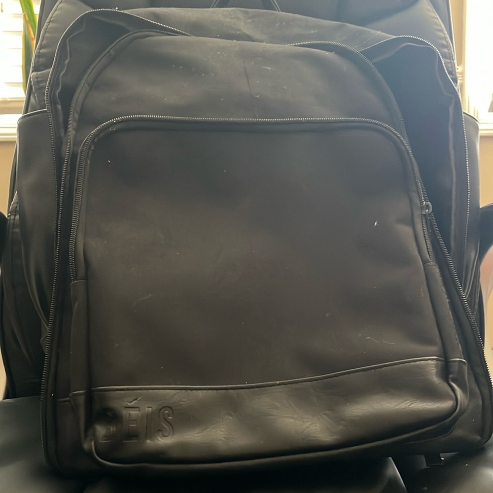 Beis the backpack
